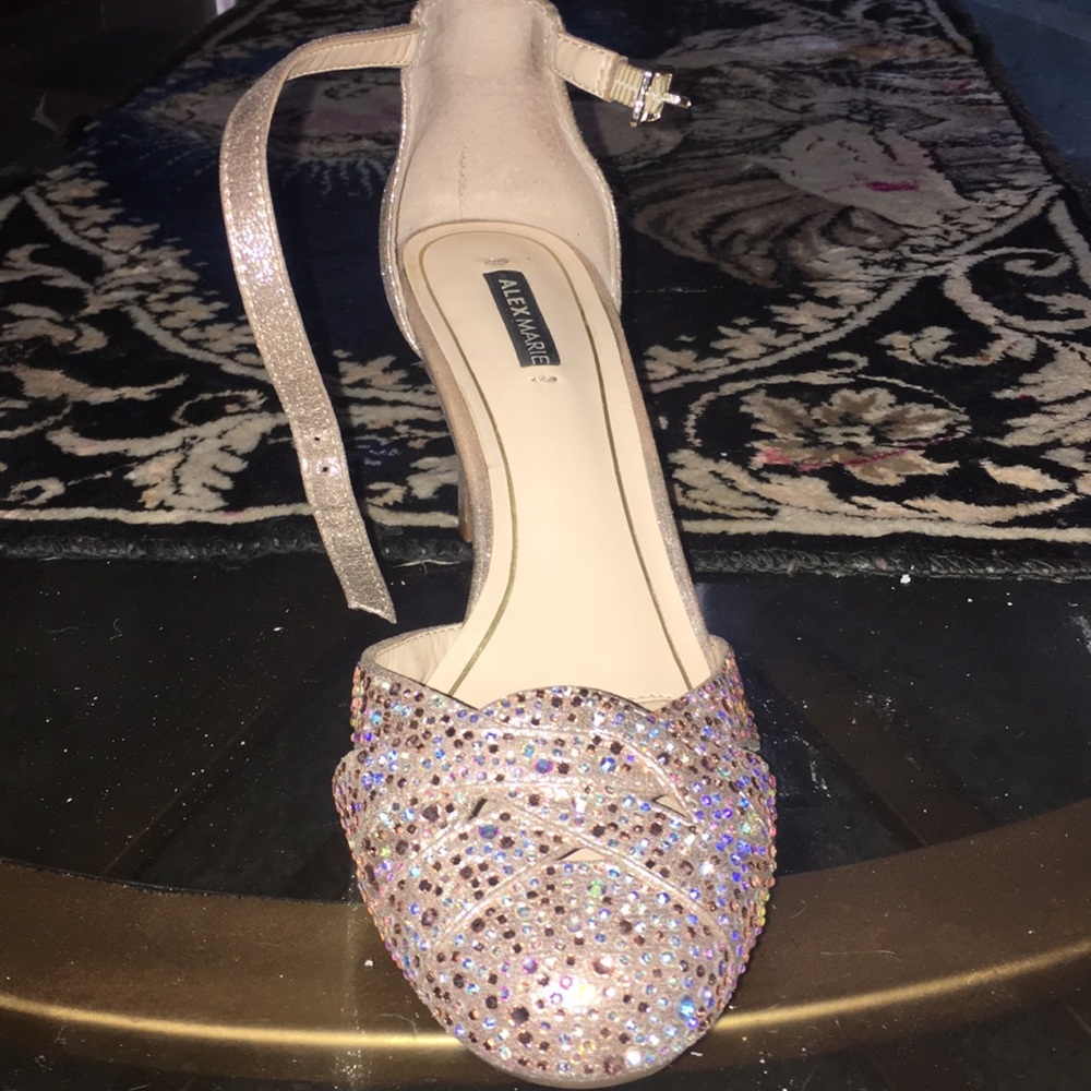 I’m selling Alex Marie high heels good shape